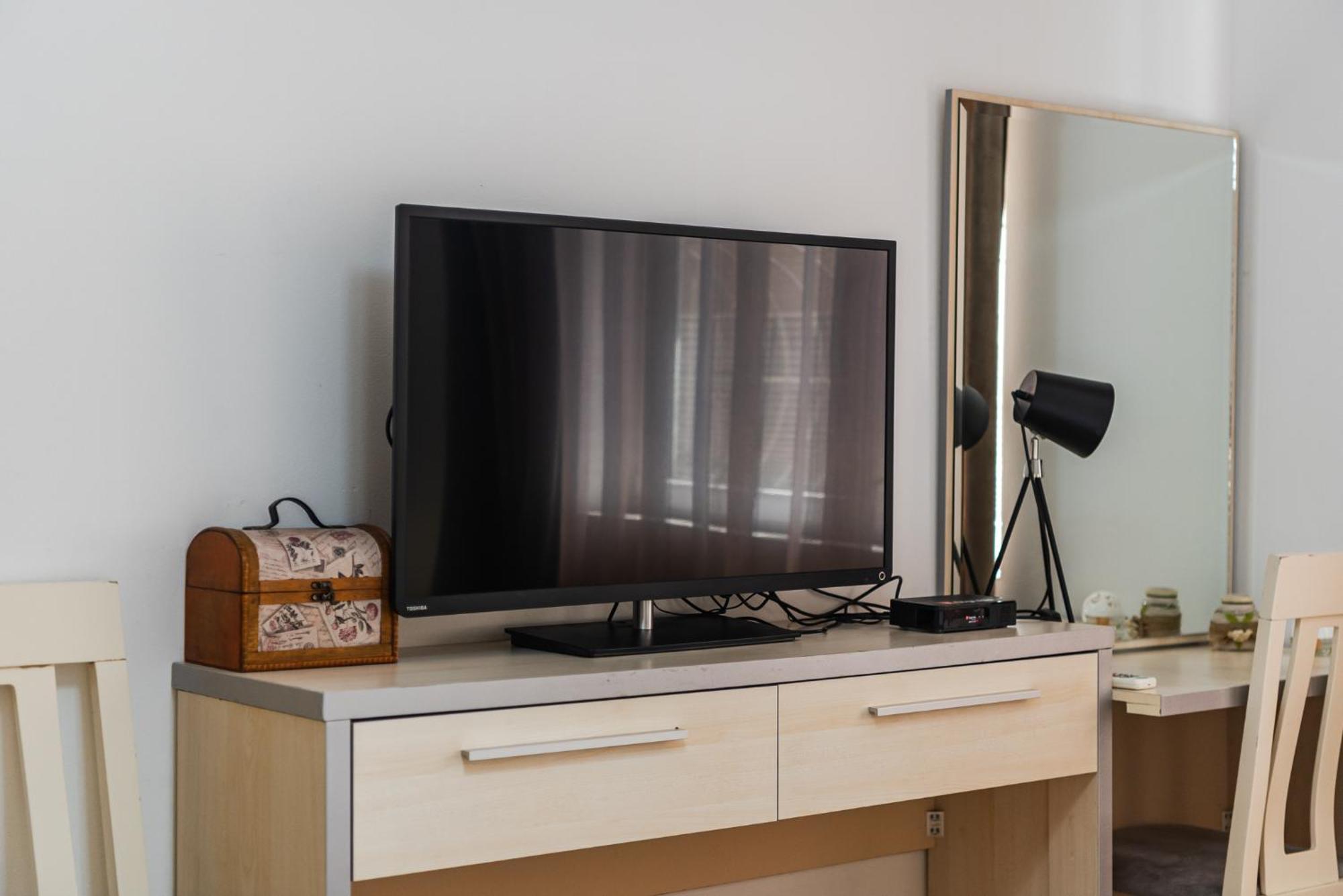 Noir Apartment By Kondo Stays Tirana Bagian luar foto