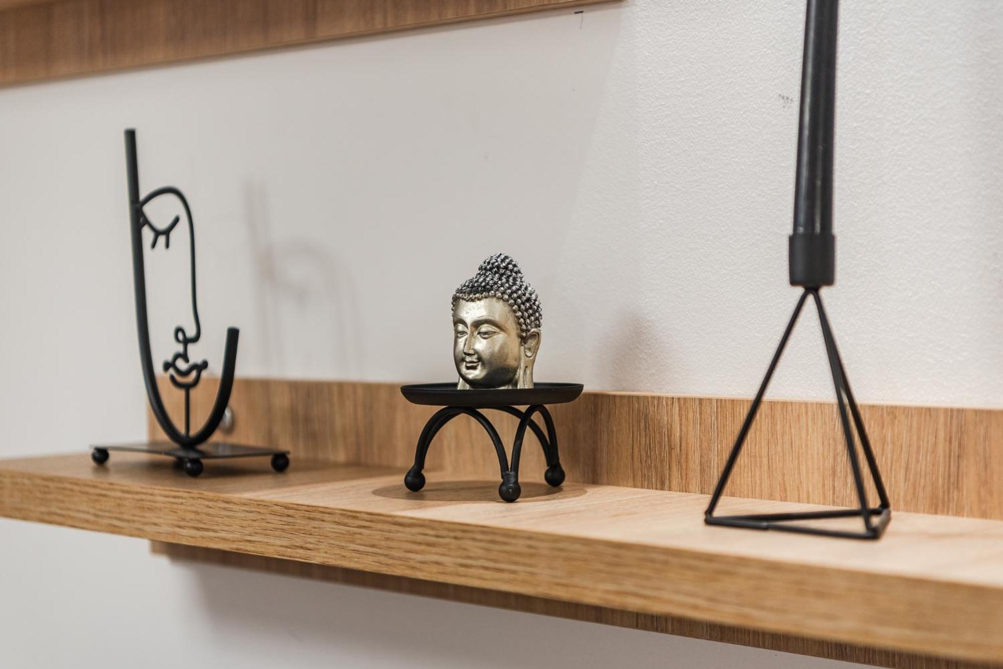 Noir Apartment By Kondo Stays Tirana Bagian luar foto