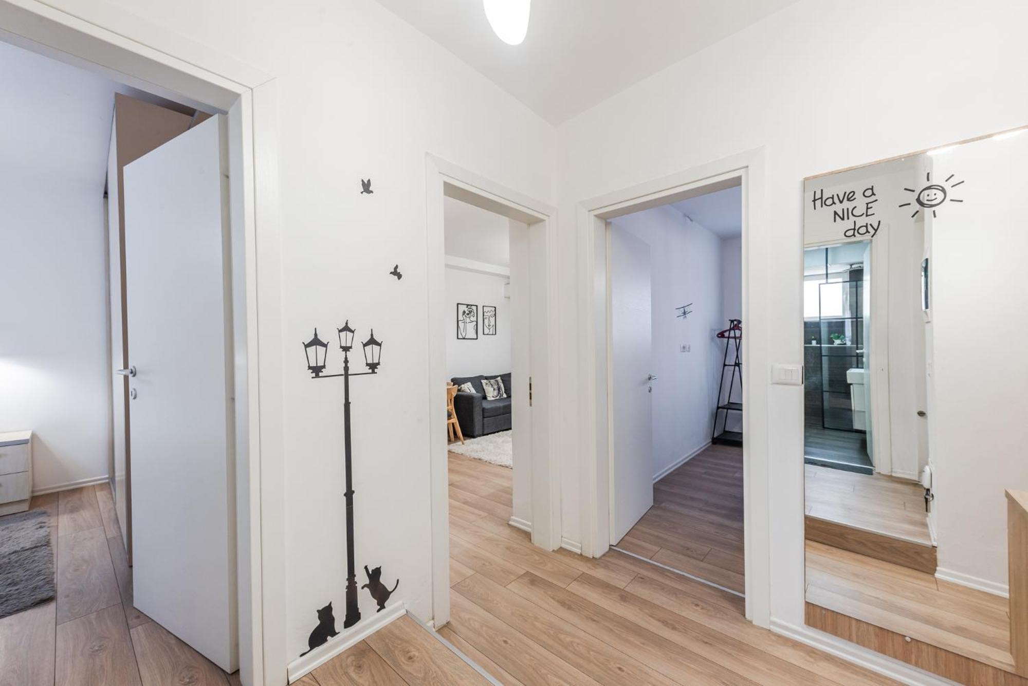 Noir Apartment By Kondo Stays Tirana Bagian luar foto
