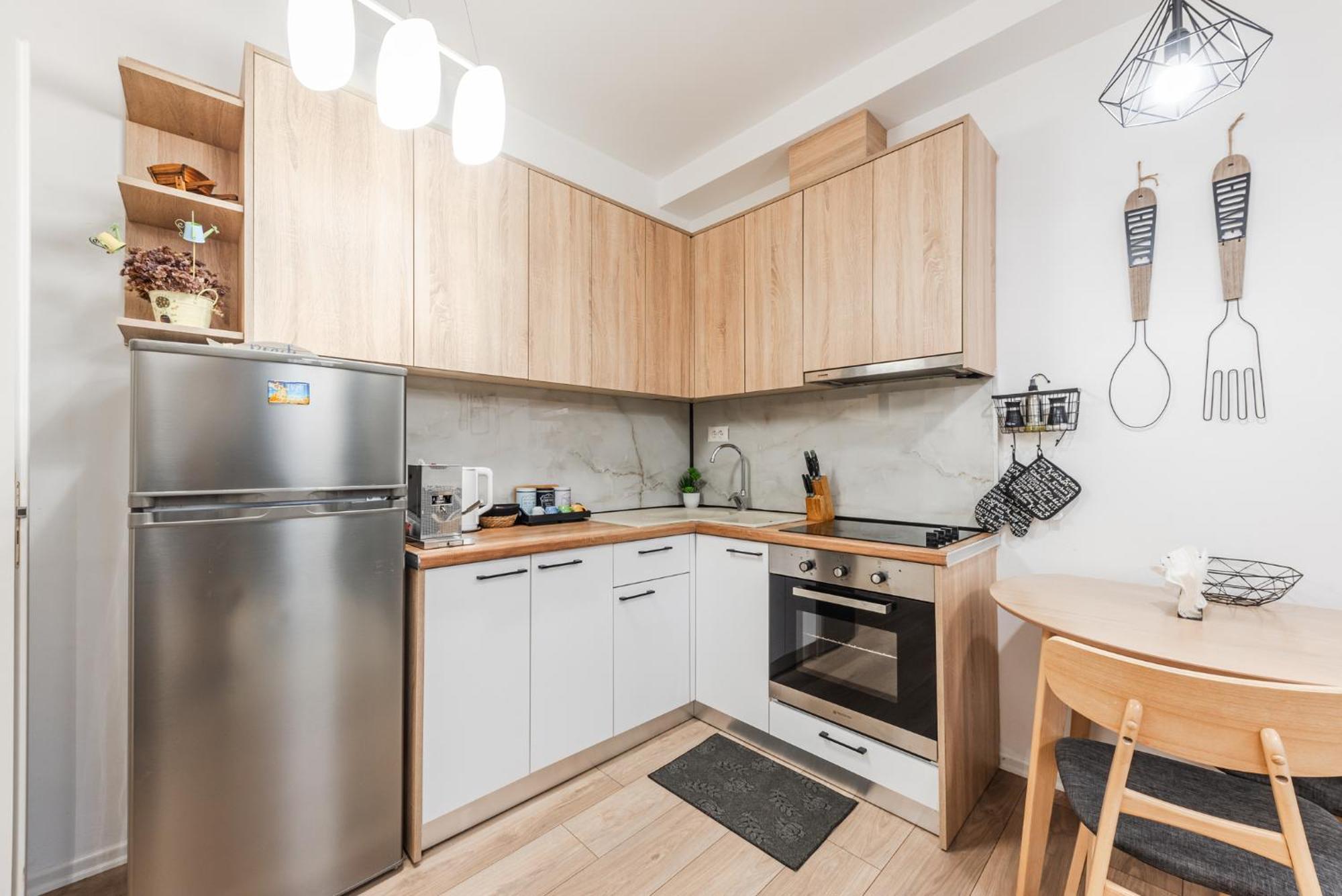 Noir Apartment By Kondo Stays Tirana Bagian luar foto