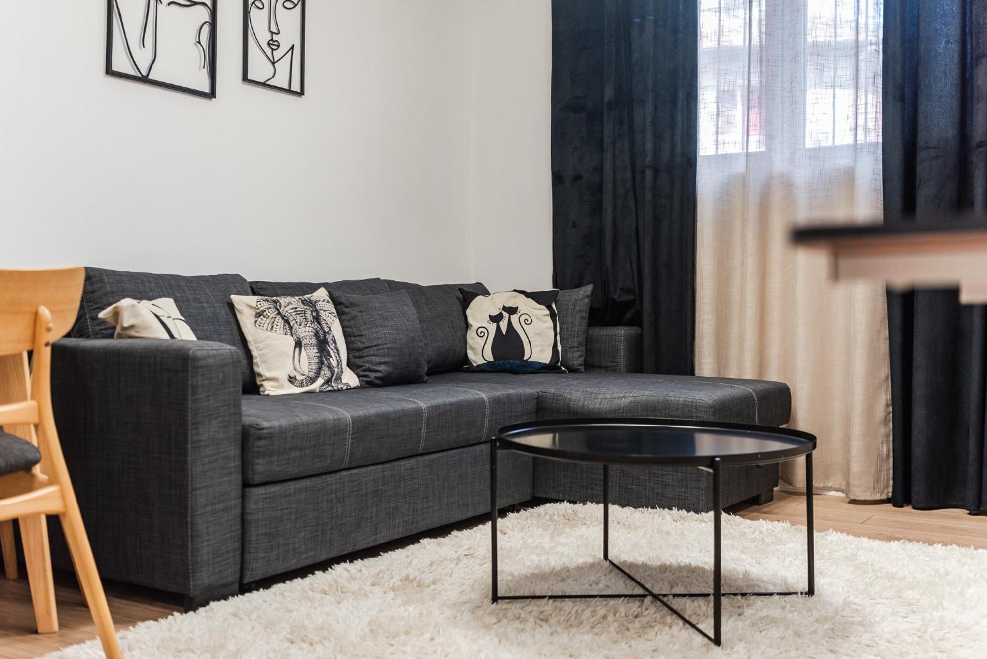 Noir Apartment By Kondo Stays Tirana Bagian luar foto