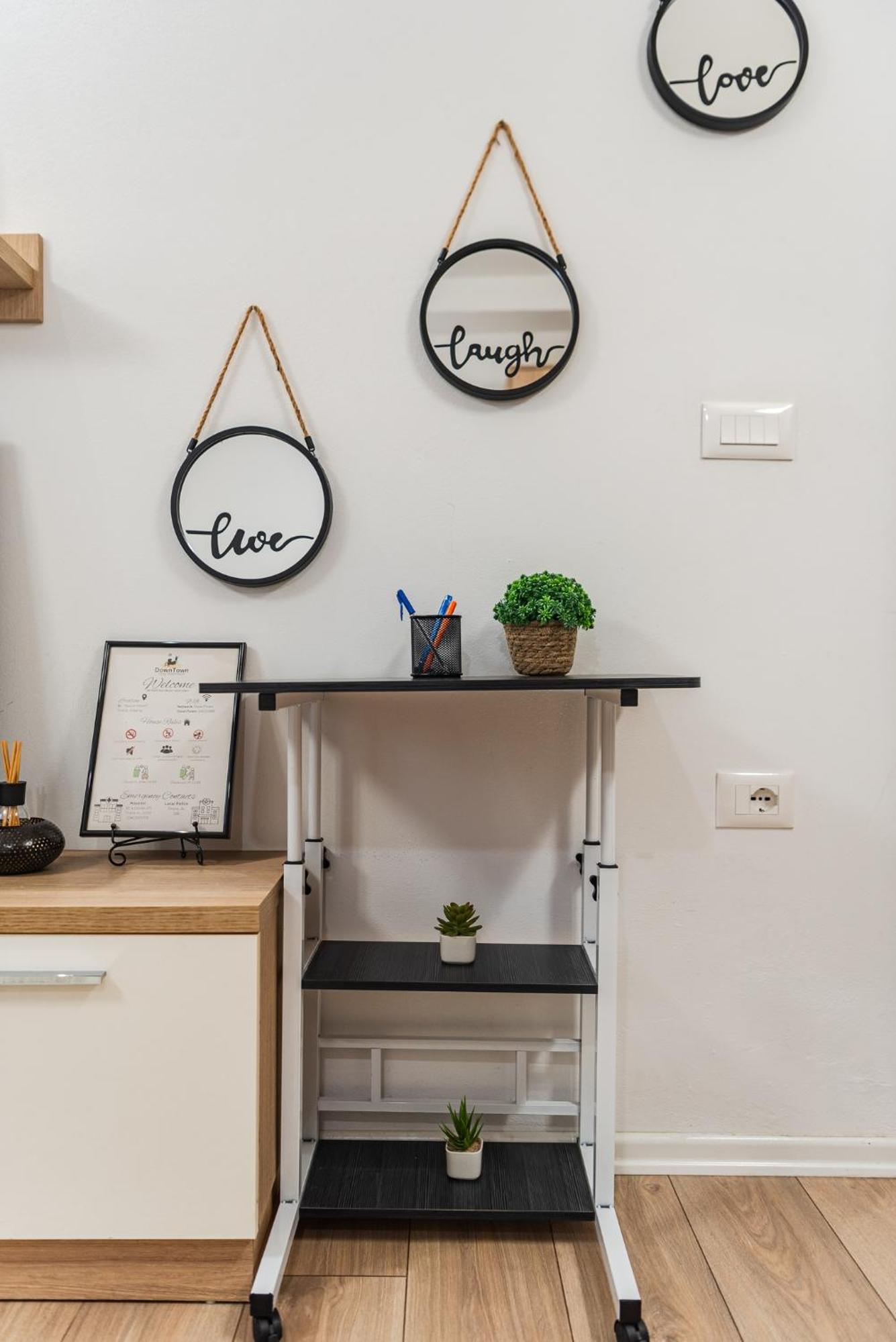 Noir Apartment By Kondo Stays Tirana Bagian luar foto