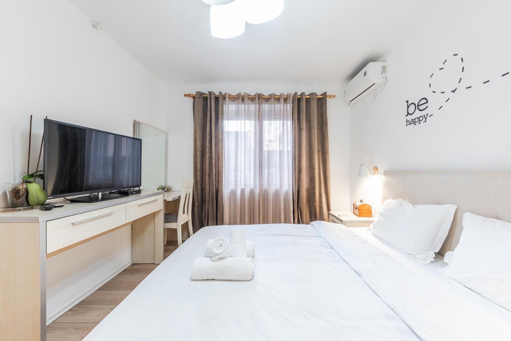 Noir Apartment By Kondo Stays Tirana Bagian luar foto