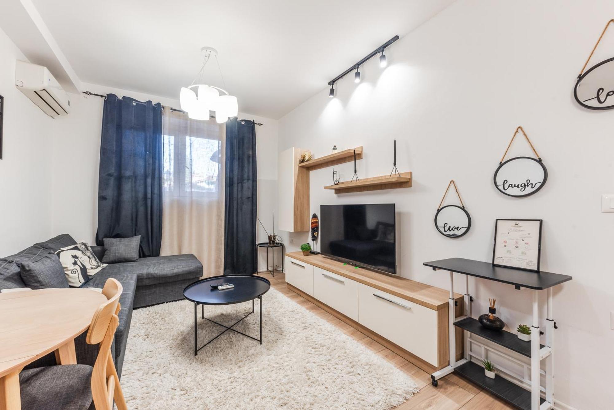 Noir Apartment By Kondo Stays Tirana Bagian luar foto