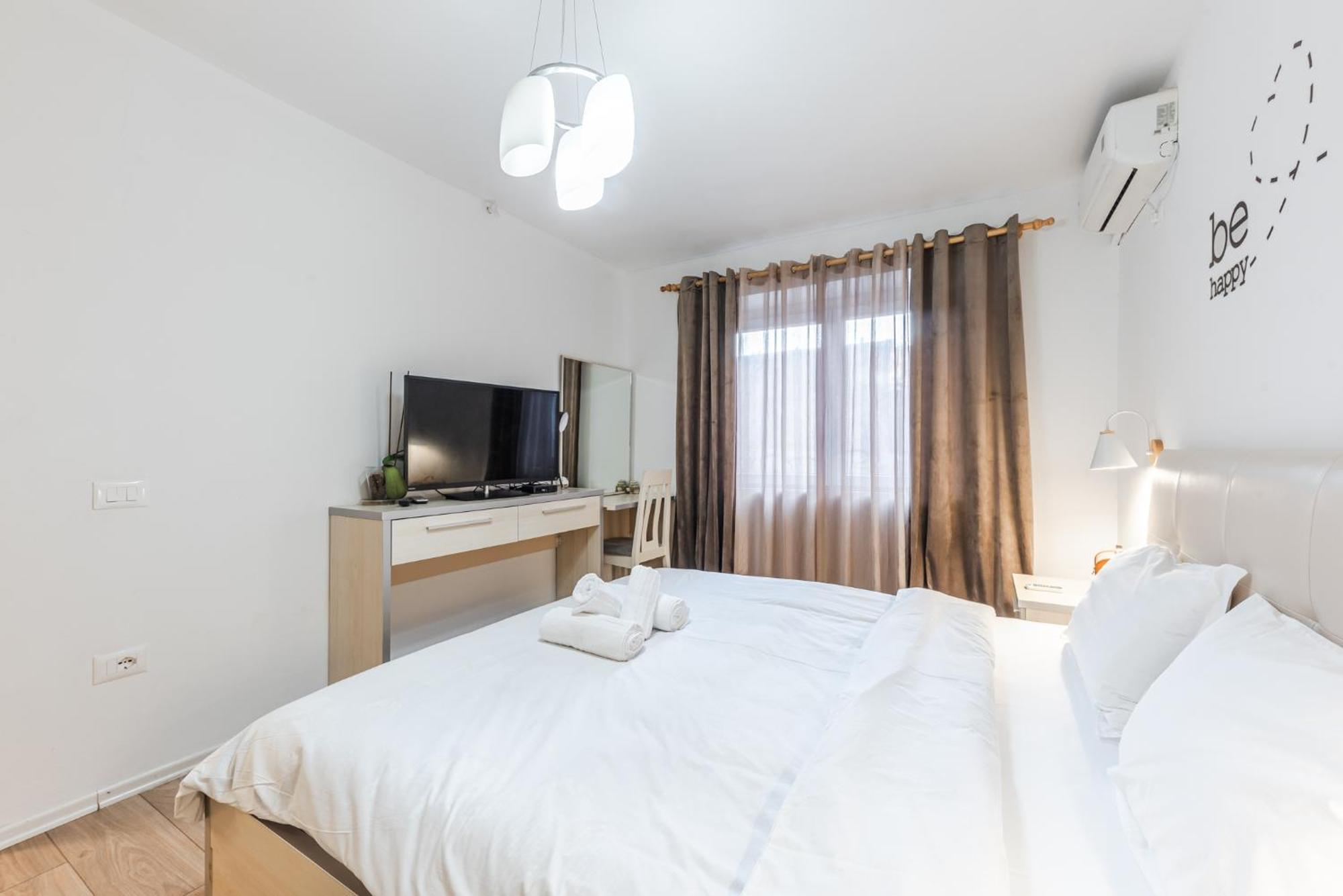 Noir Apartment By Kondo Stays Tirana Bagian luar foto